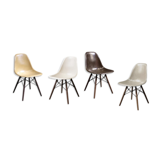 Lot de 4 chaises Eames DSW en fibre de verre vintage