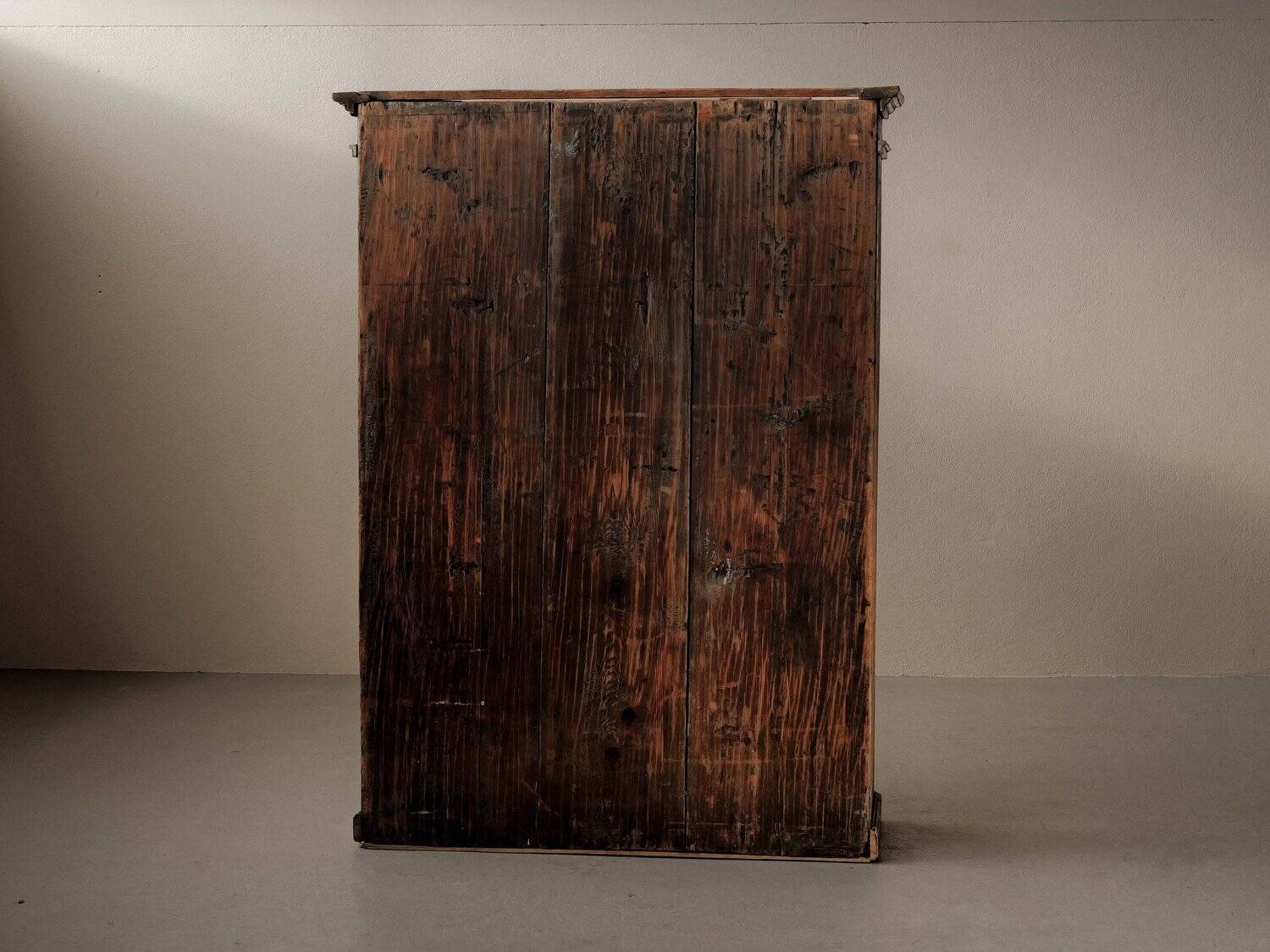 Armoire bavaroise peinte en pin massif – XVIIIᵉ siècle