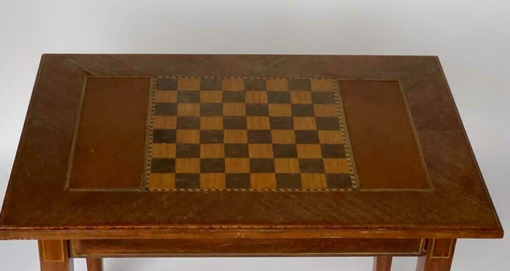 Table chess marqueterie piece sculptee bois 1930