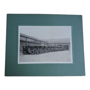 Old photograph from 1900 of State Railway automobiles.