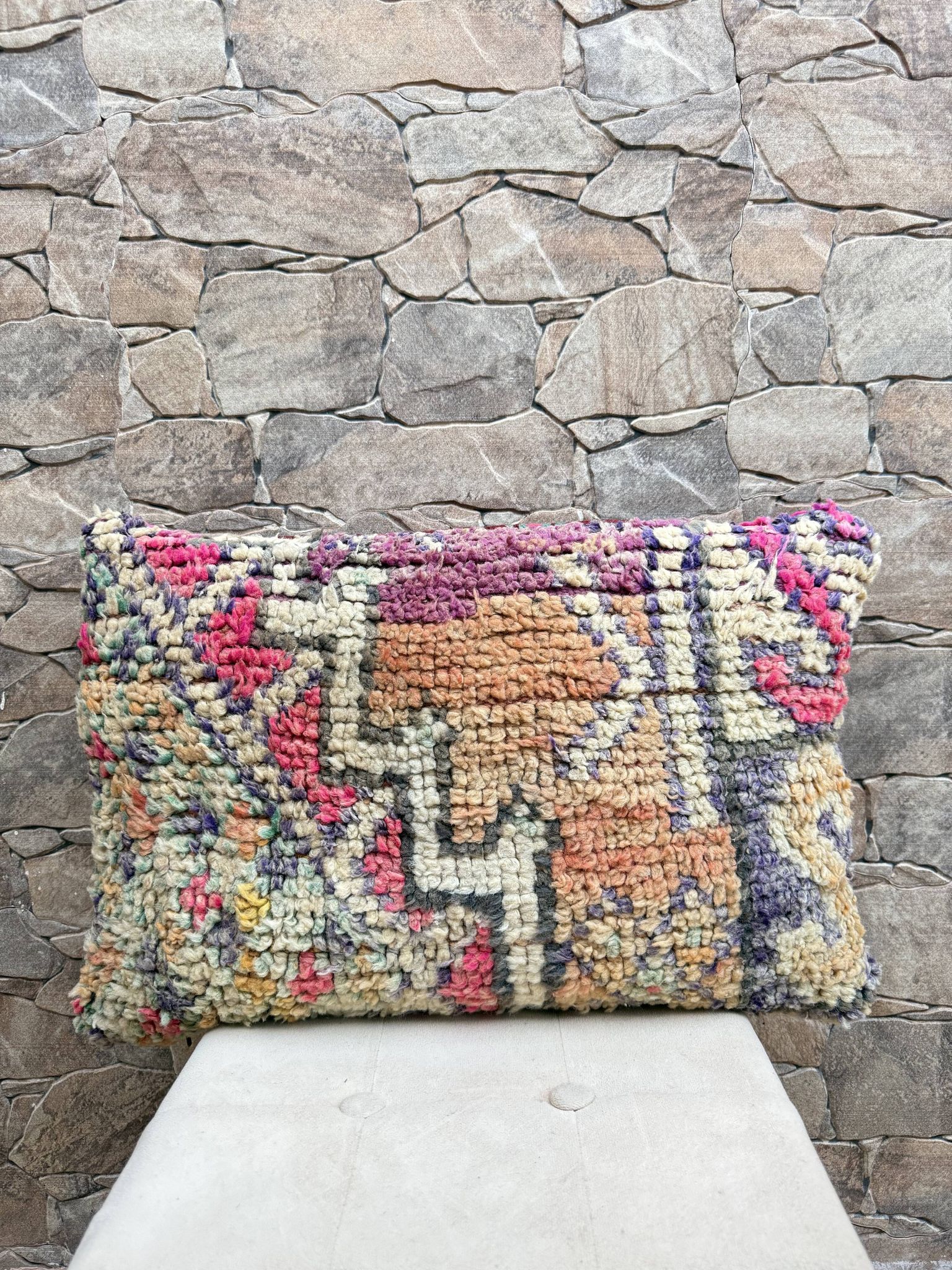 Vintage Berber kilim cushion cover: Moroccan wool cushion 60x40cm