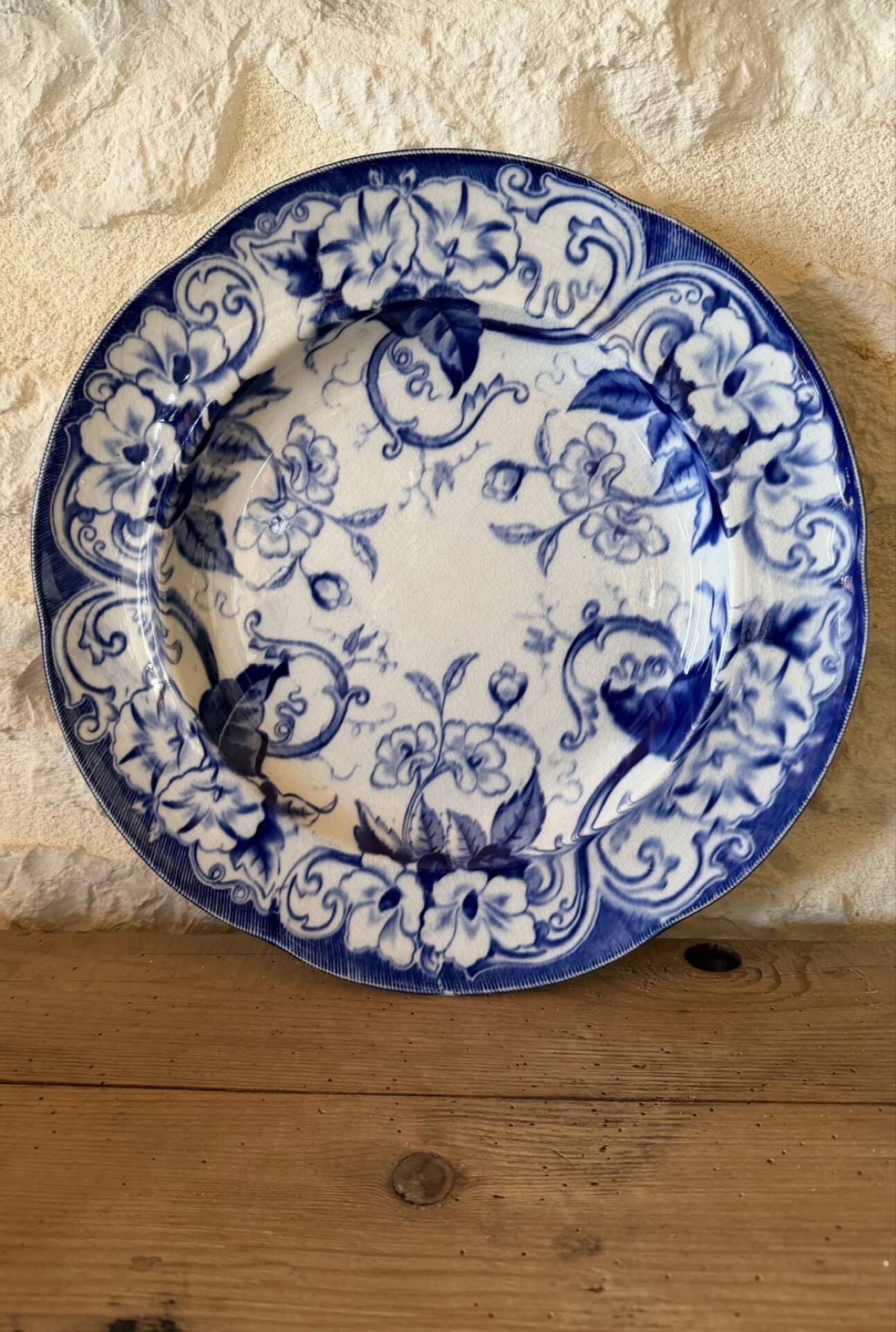 Plate Creil and Montereau in ironstone, Flora model.