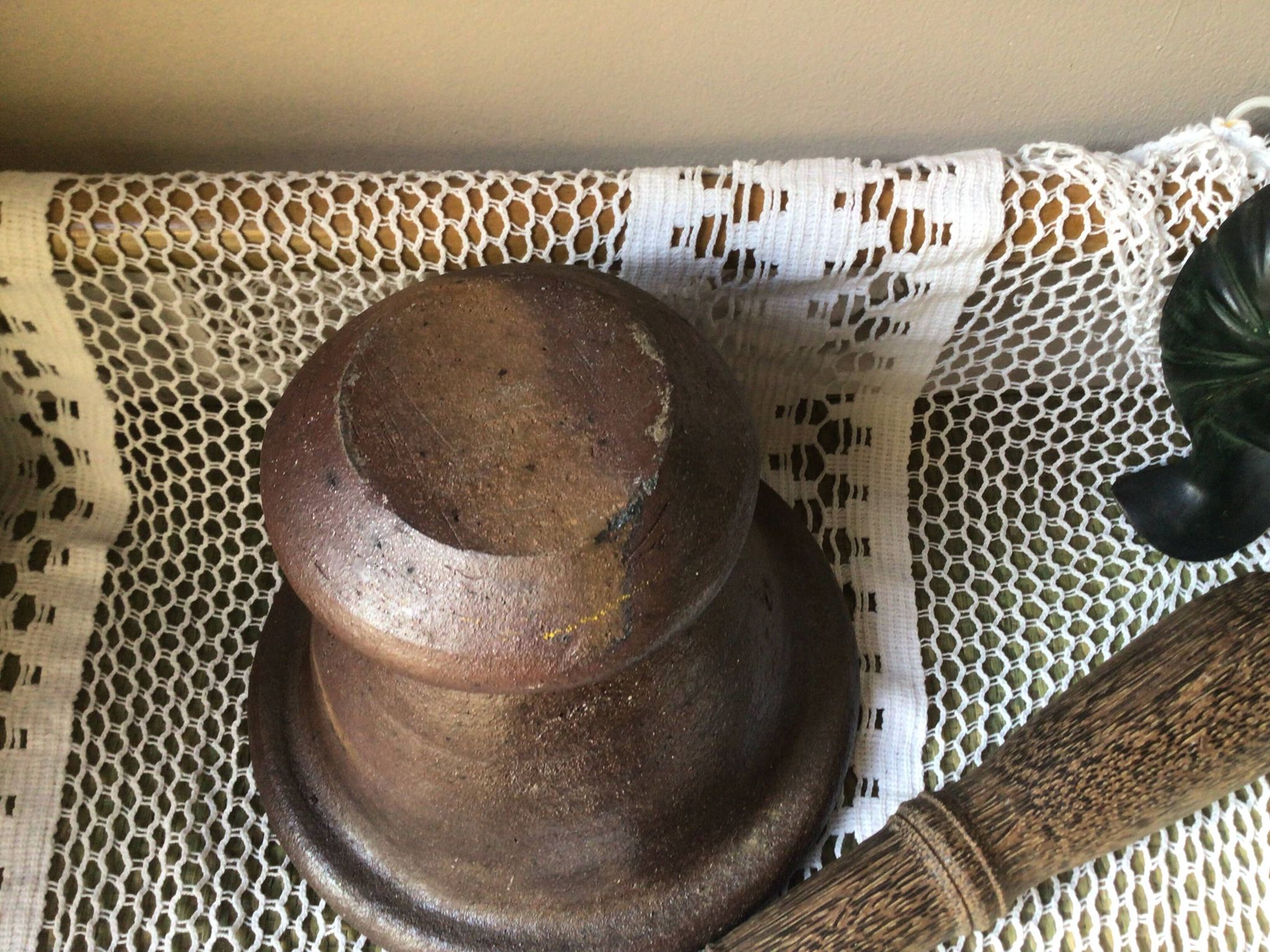 Mortier en fonte et pilon en bois