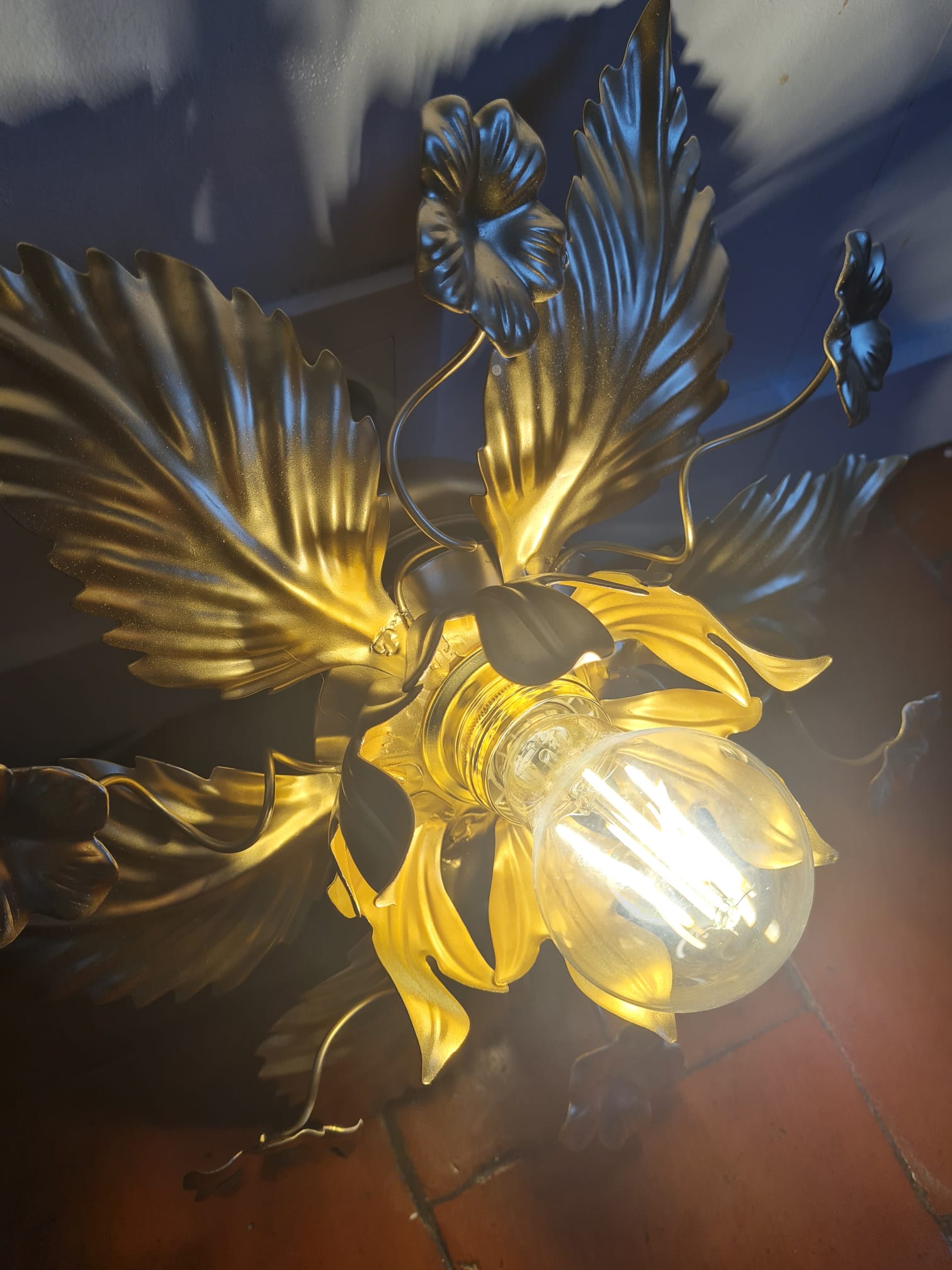 Golden brass flower wall lamp