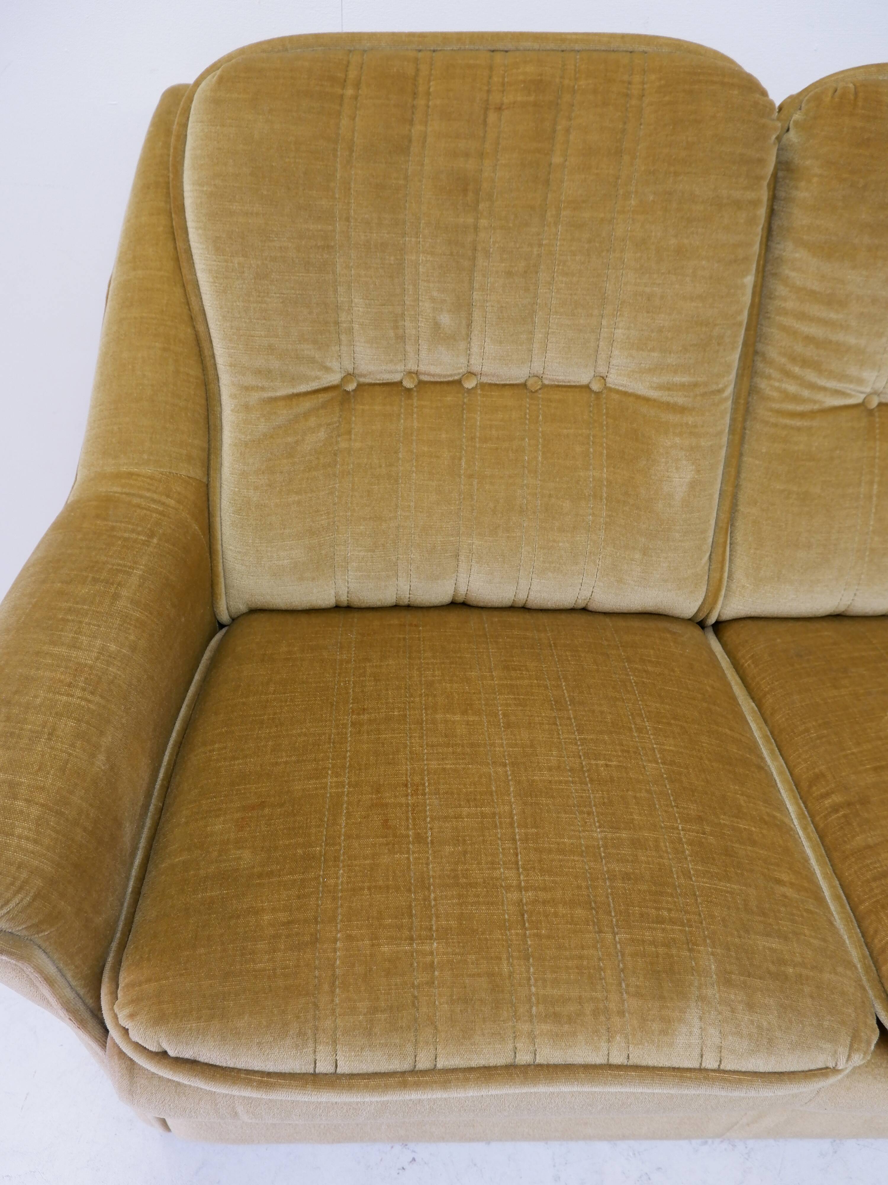 Vintage sofa yellow/gold 1970s