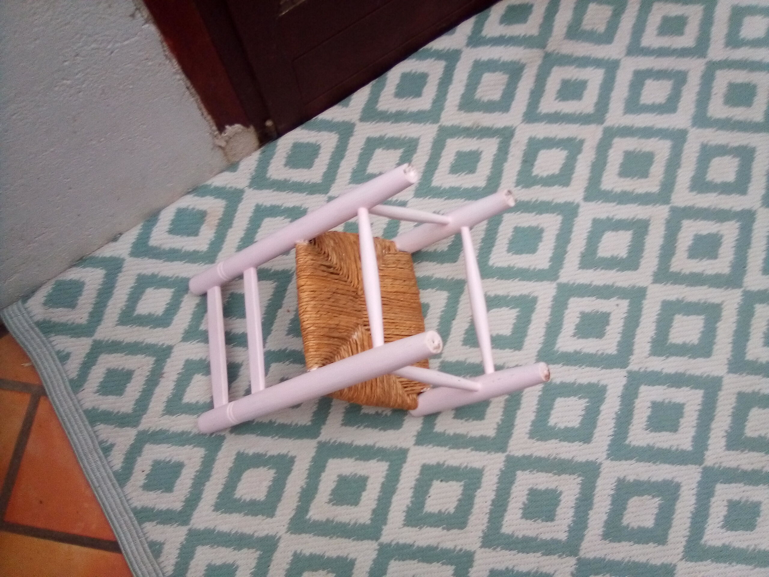 Powder pink child low chair