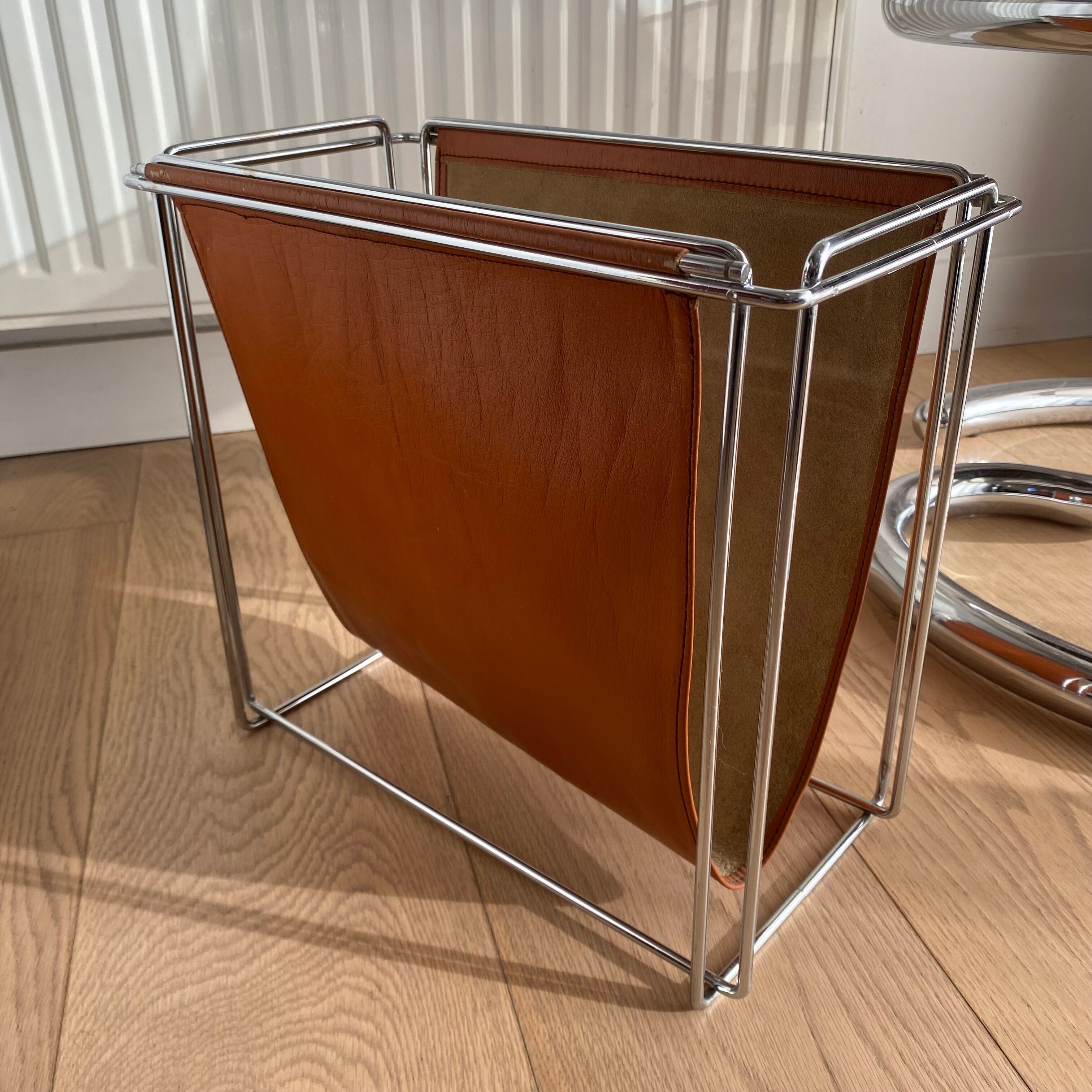 Porte-revue design Gerard Rignault édité par Group S.A. 1960