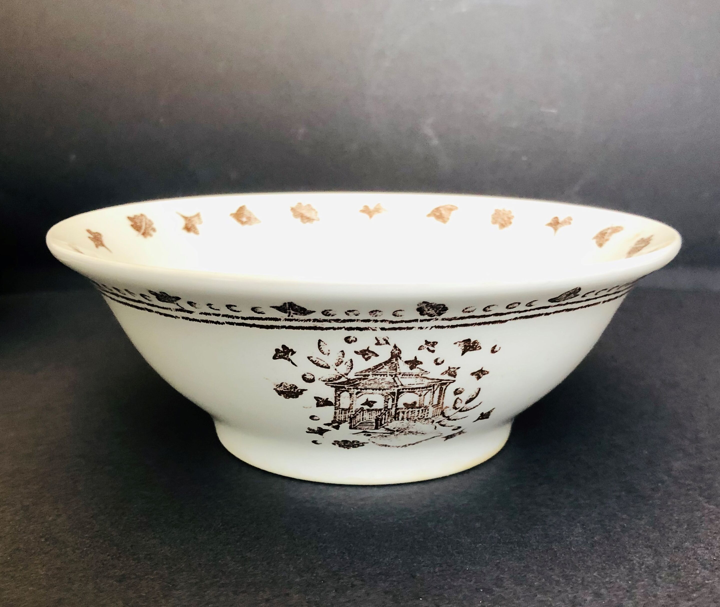 Pair of gien earthenware jattes