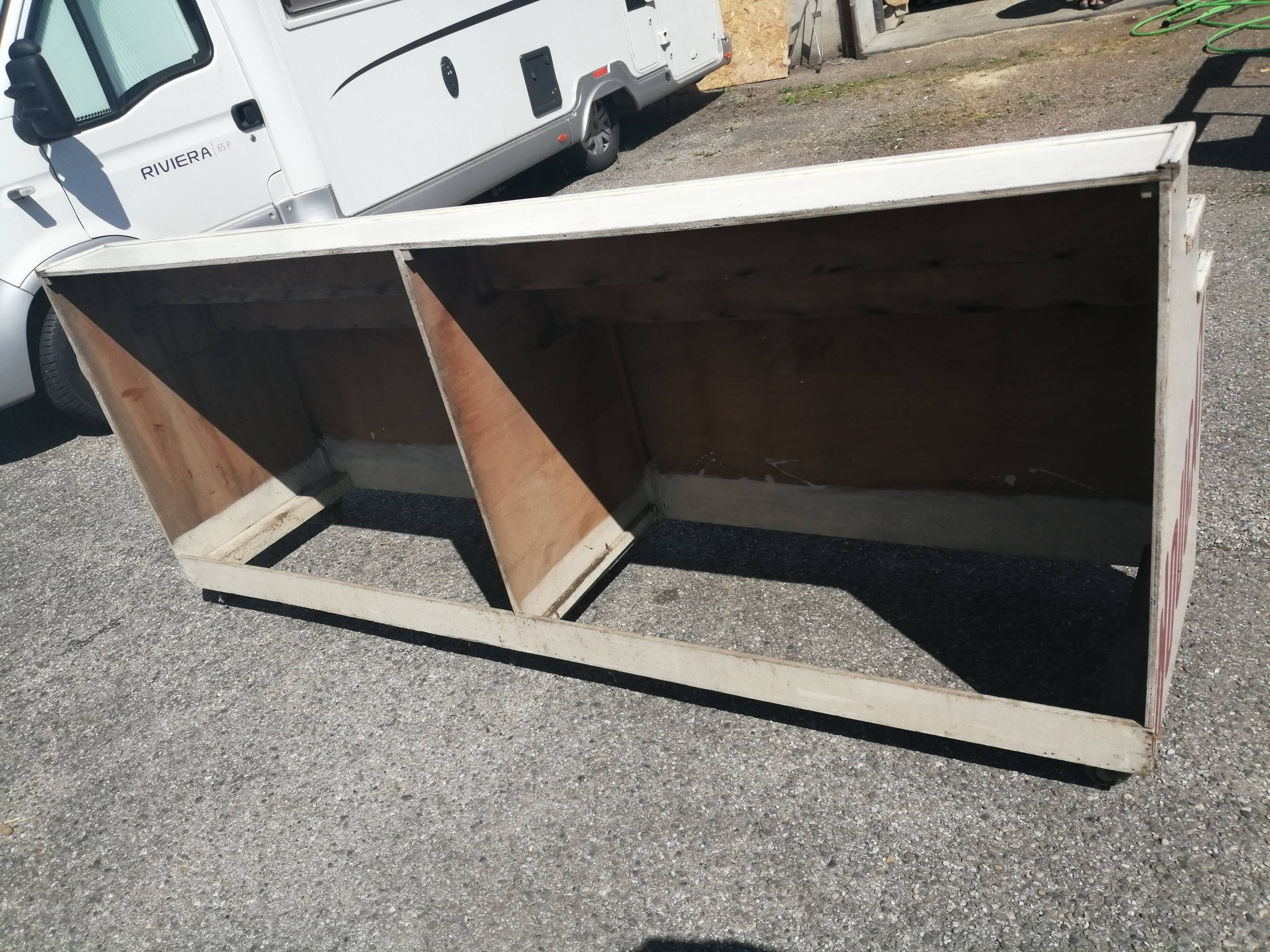 Furniture counter nougat display