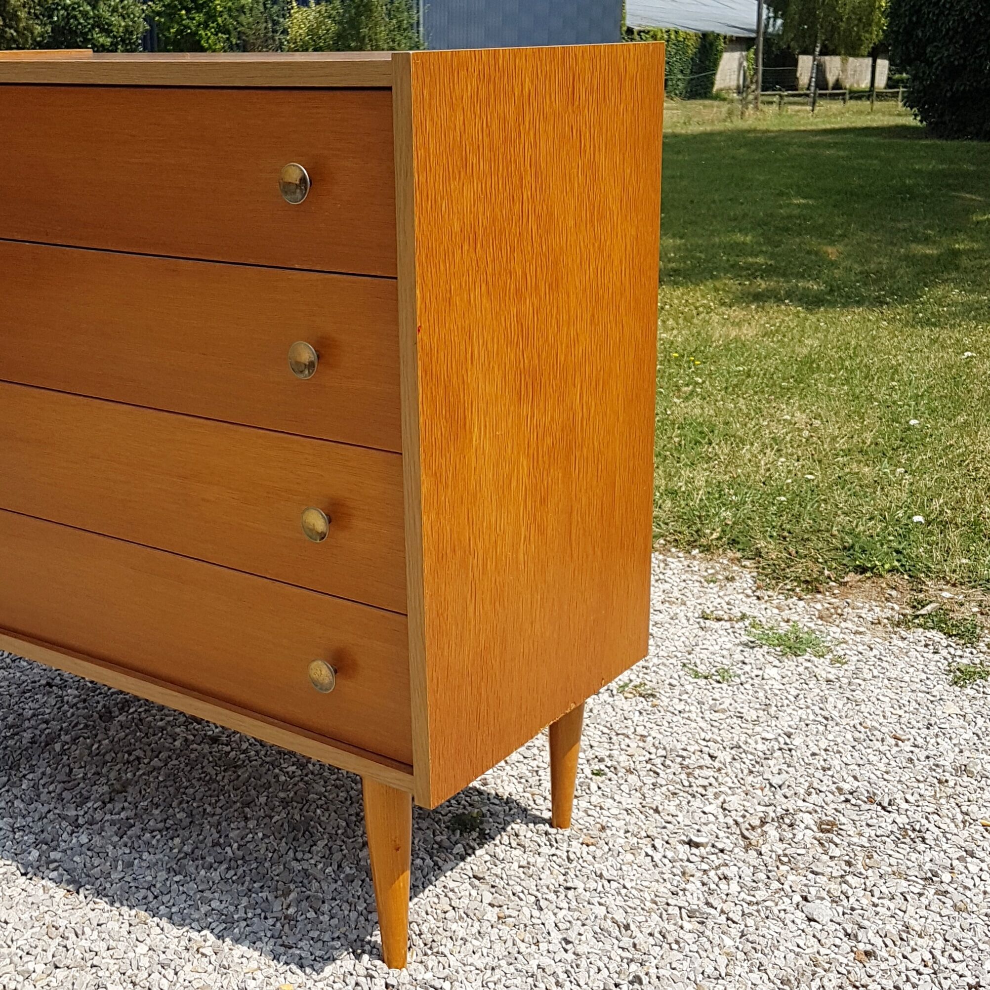 DRESSER vintage