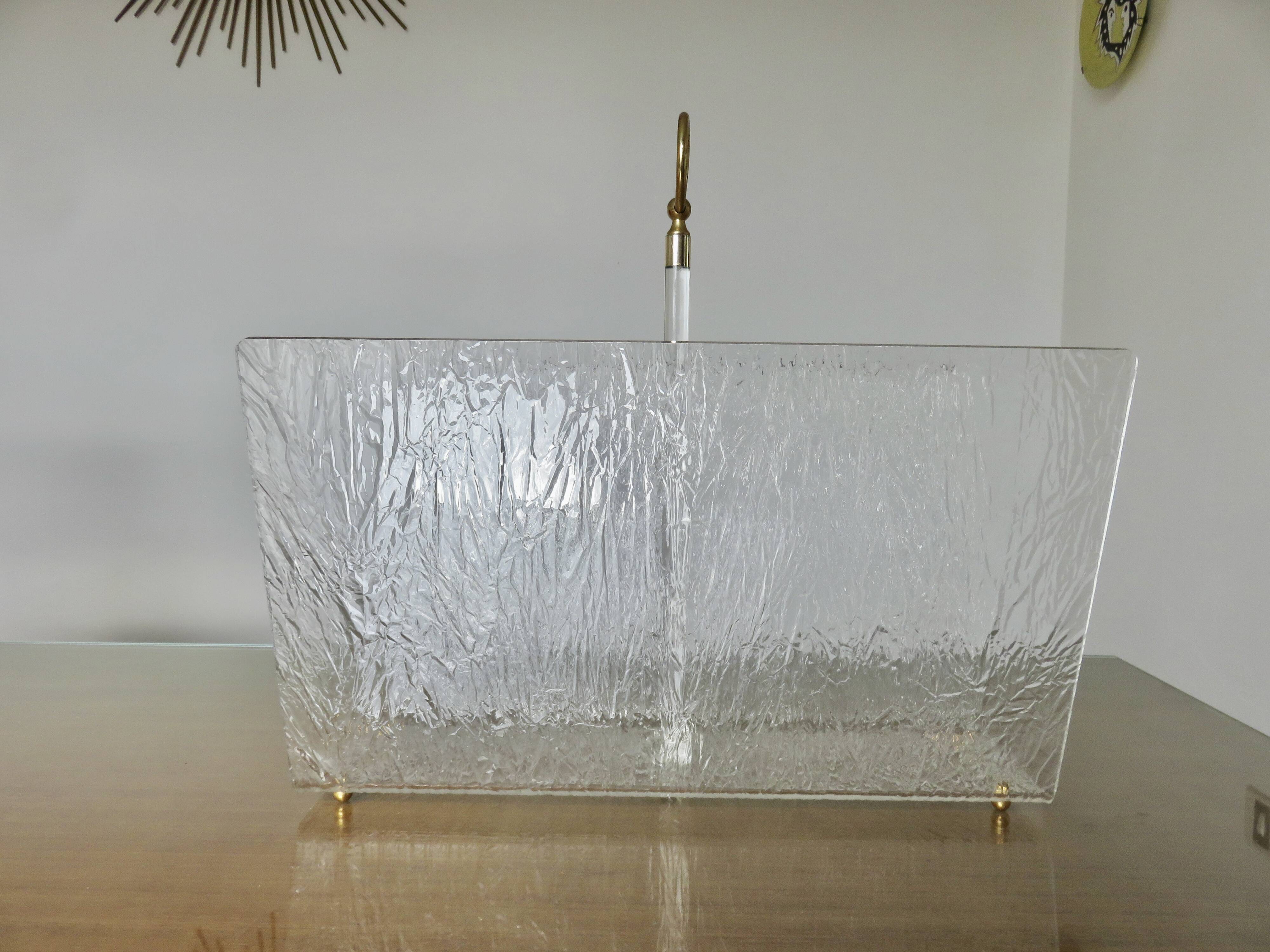 "Roche Bobois" magazine rack in lucite, plexiglass, altuglas and brass, 1970