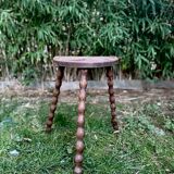 Solid wood tripod farmhouse stool