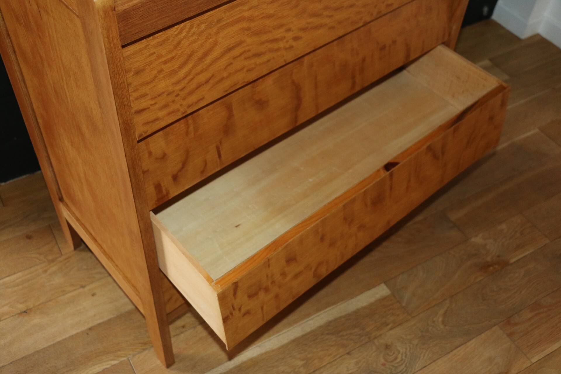 Chest of drawers with 4 drawers, light oak, 1960.