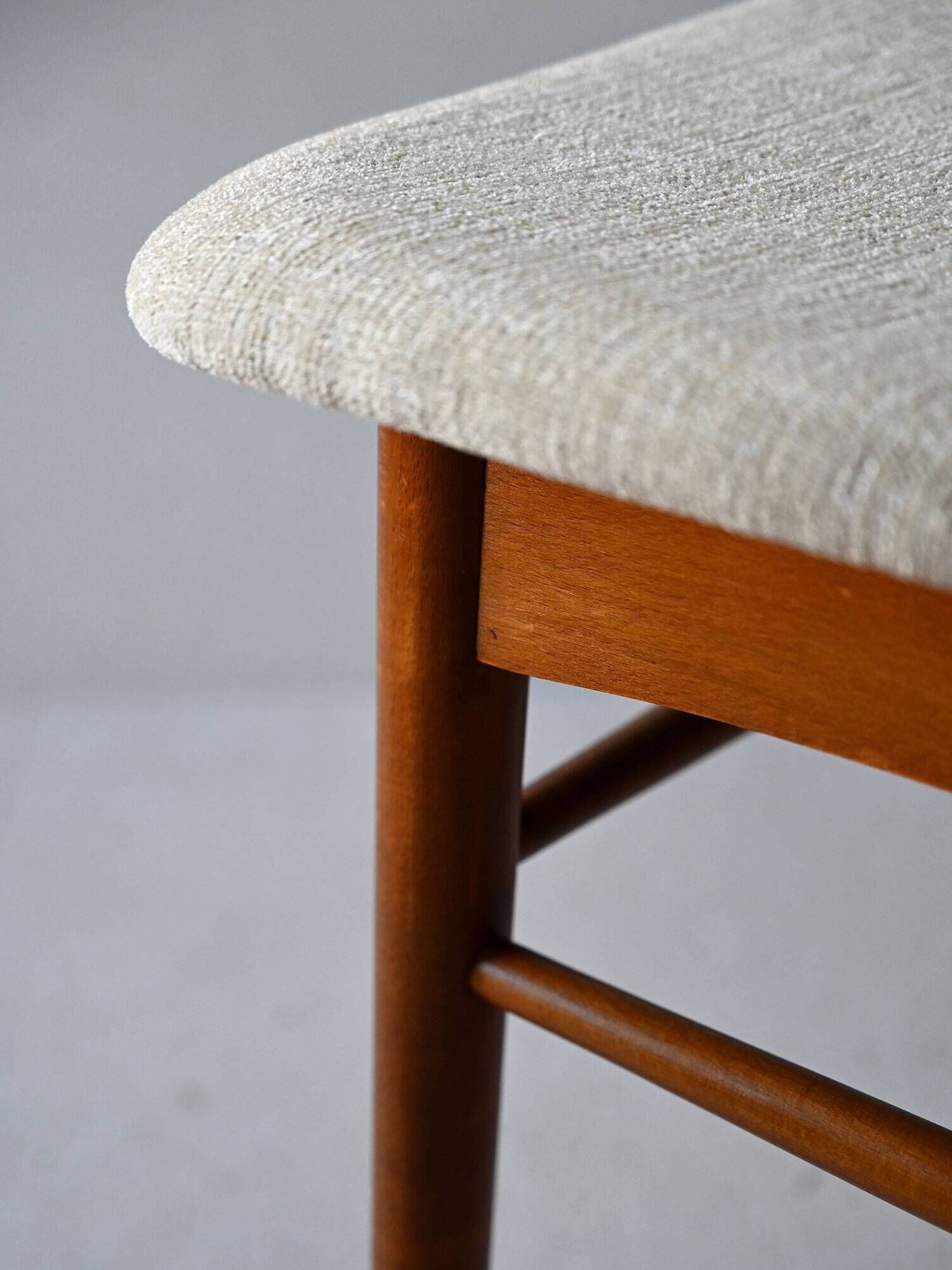Pair of Scandinavian chairs in wood and fabric