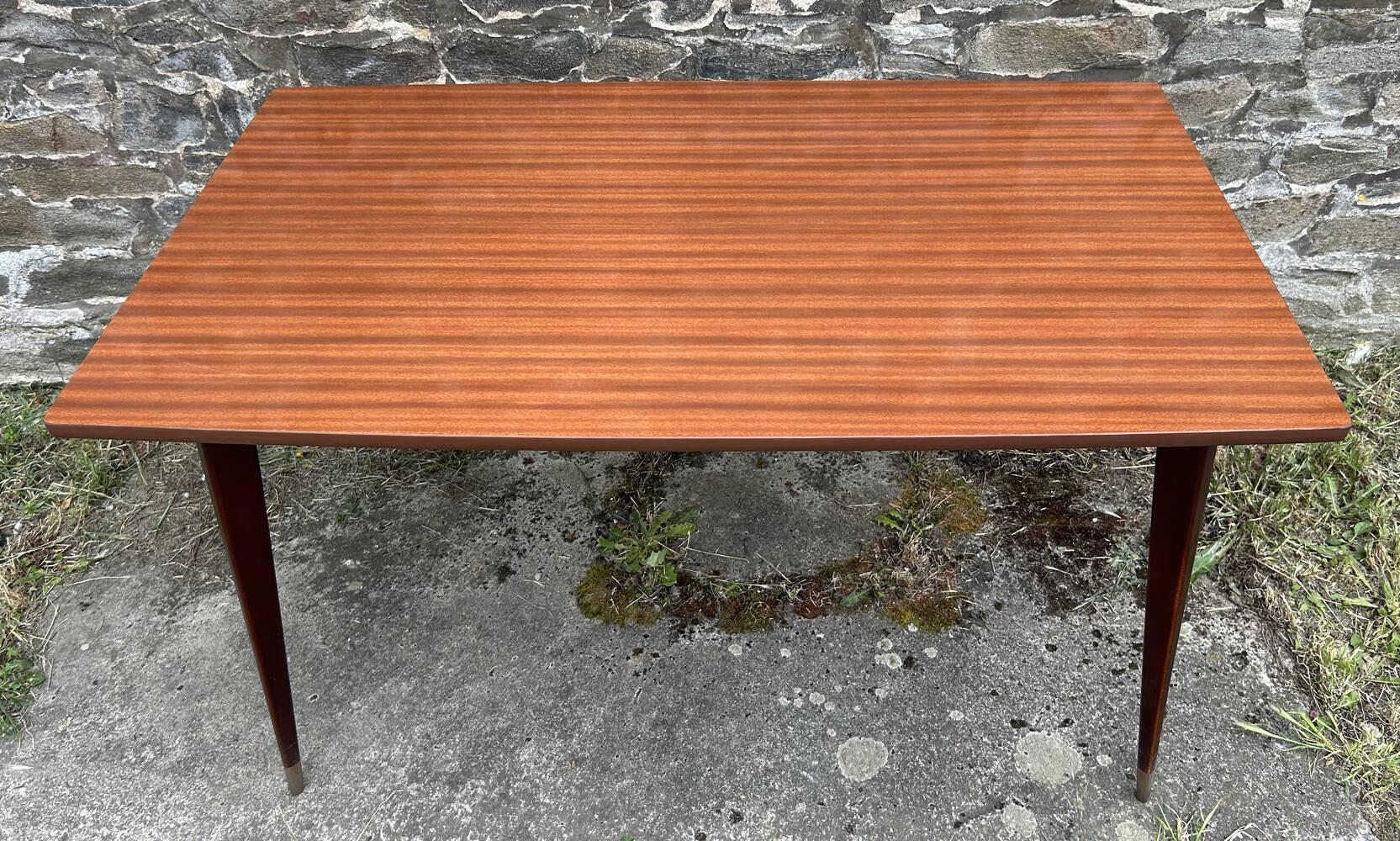Table with tapered compass legs, extendable varnished wood, vintage 1950s