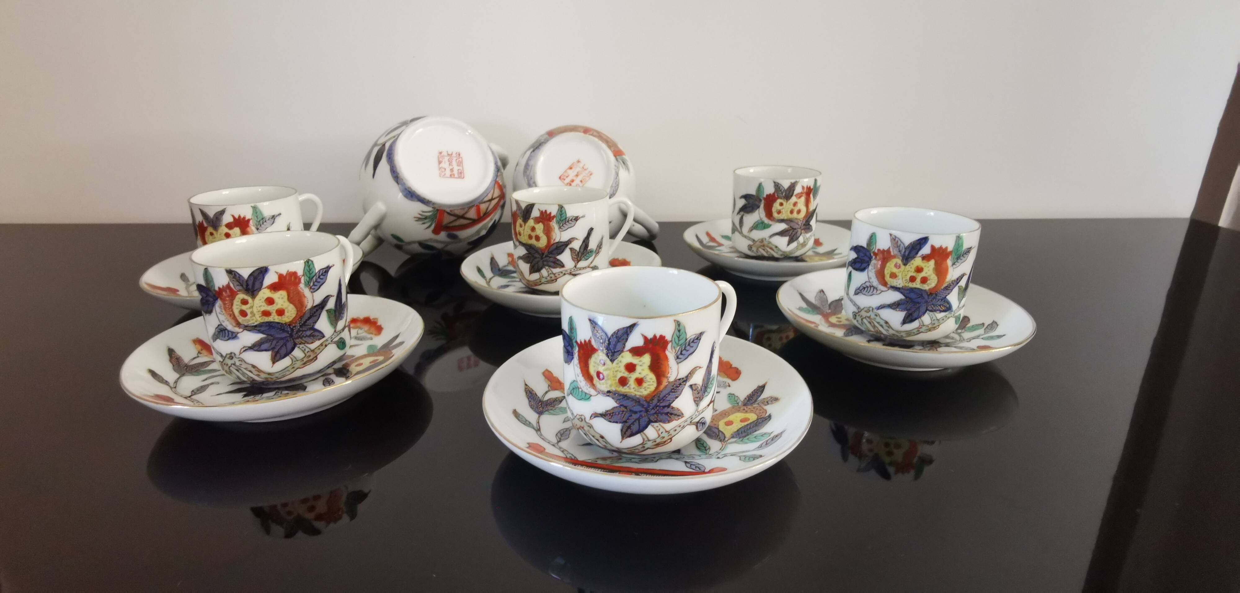 Set of 6 porcelain cups, 6 saucers, teapot and milk jug