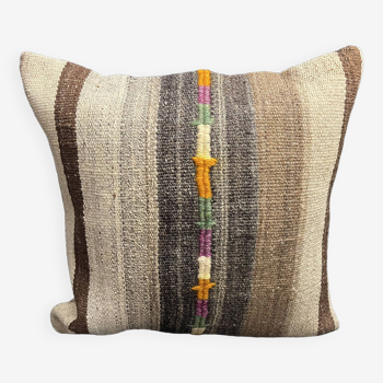 Traditional design pillow