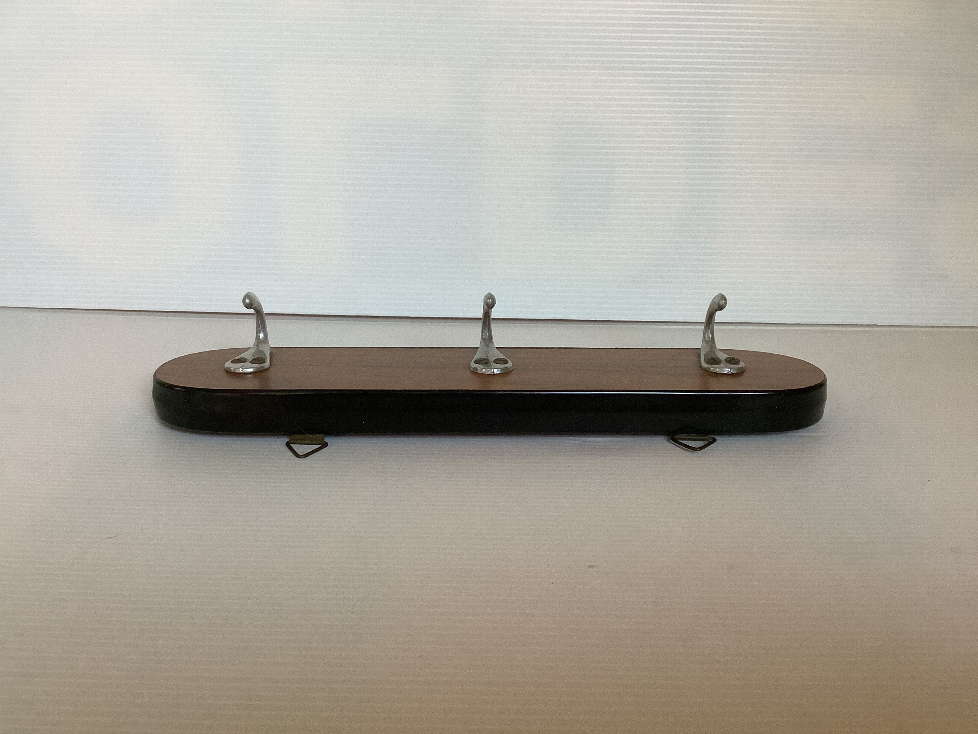 Tea towel holder in formica 3 hooks