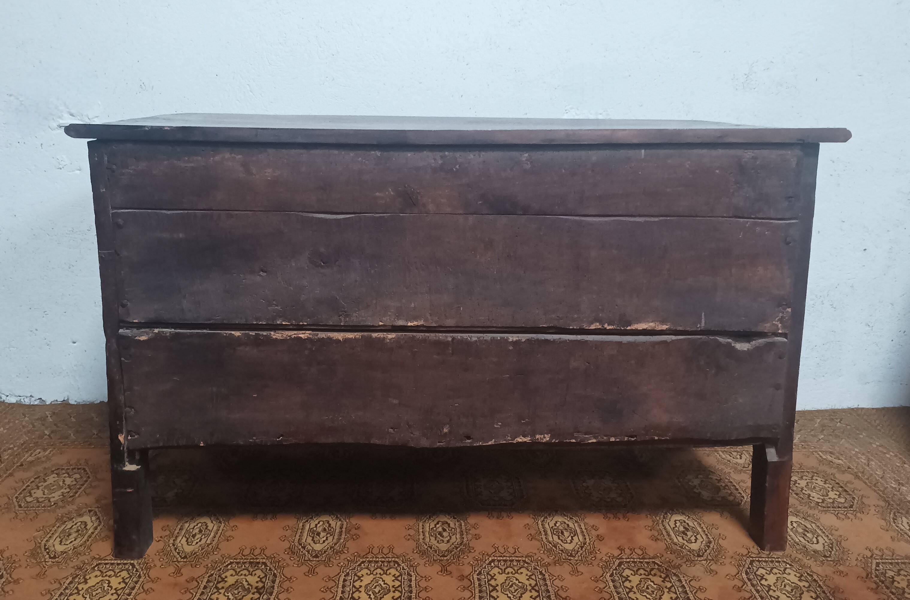 Grande commode sauteuse époque 18ème