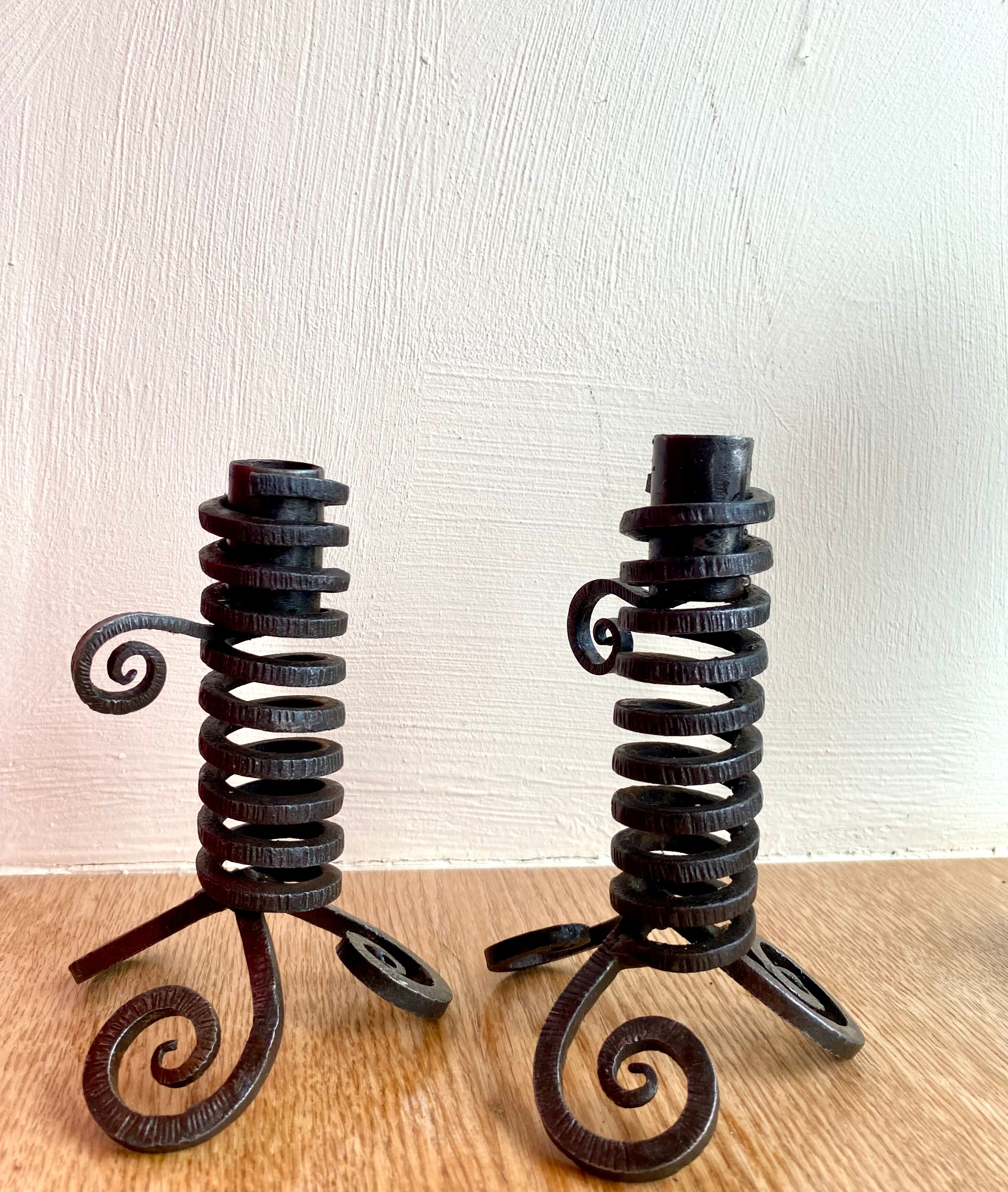 Two push candle holders with handle