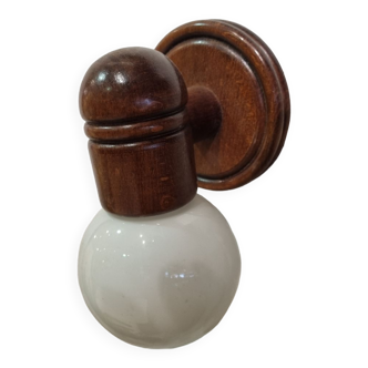 Wall sconce