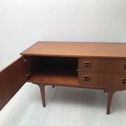 Scandinavian 60s row with spindle feet
