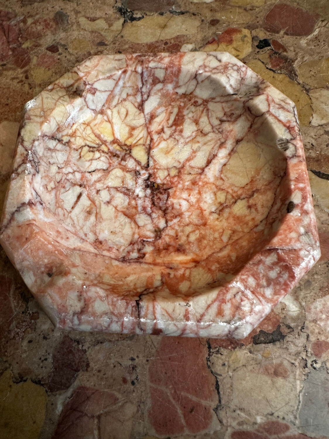 Art Deco ashtray/trinket dish in reddish marble veins