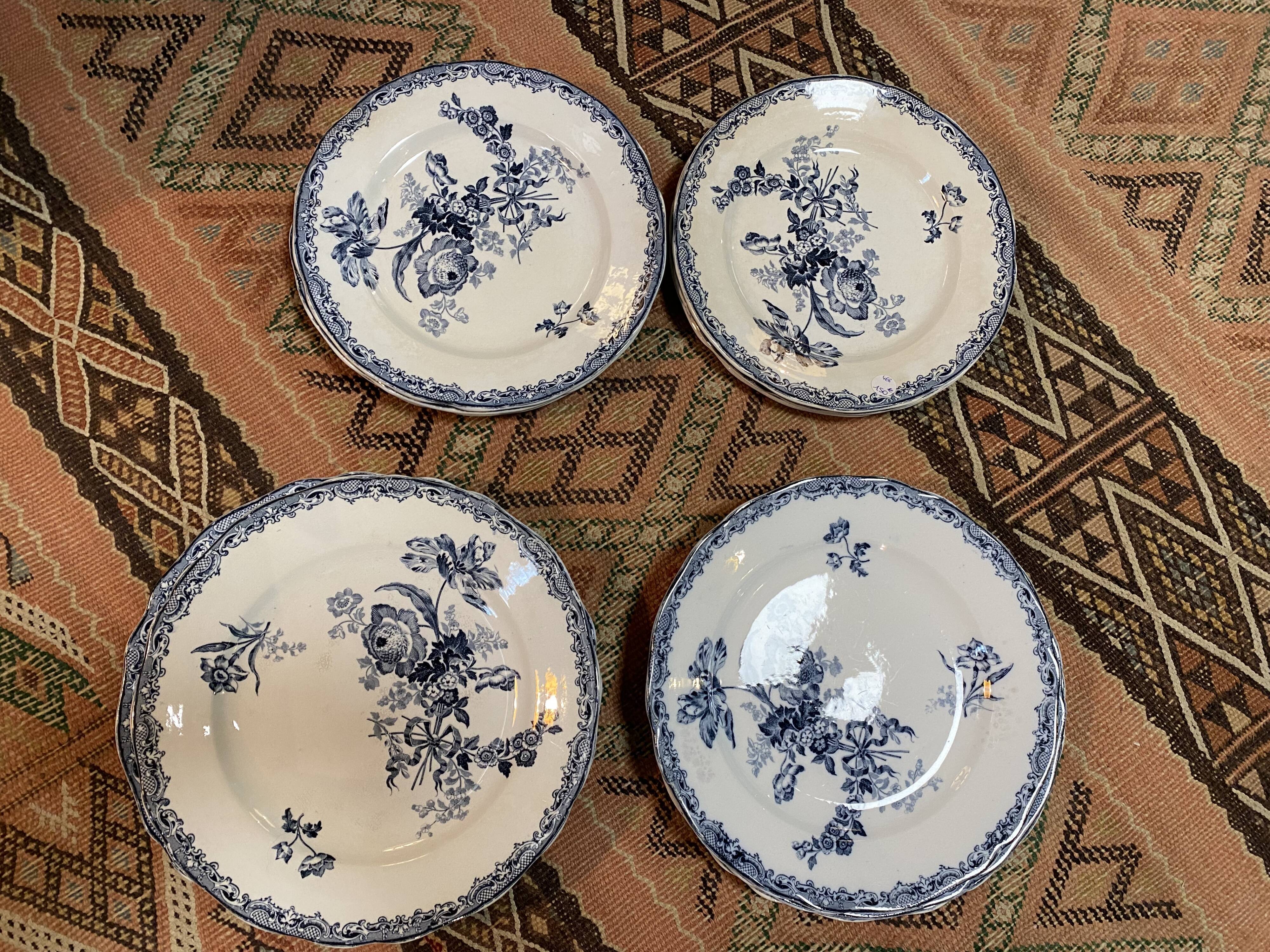 12 plates Sarreguemines floral motif