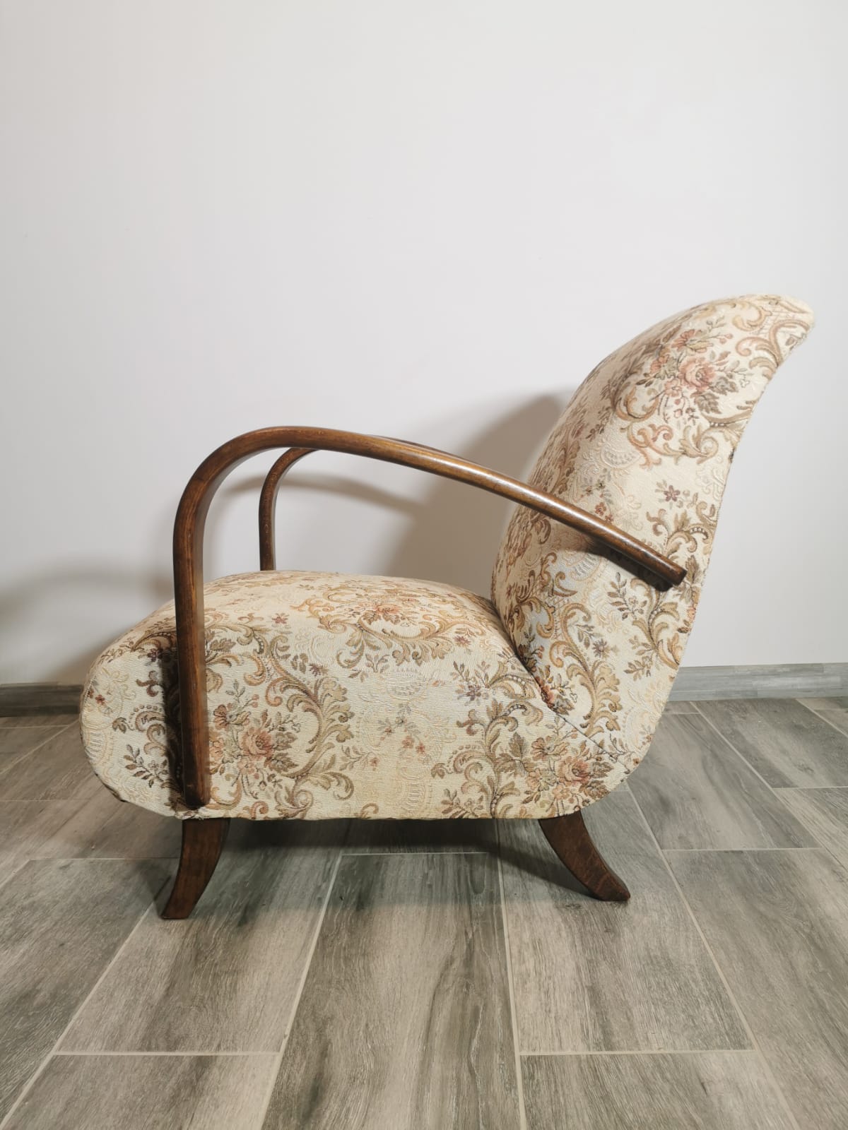 H-227 armchair by Jindrich Halabala