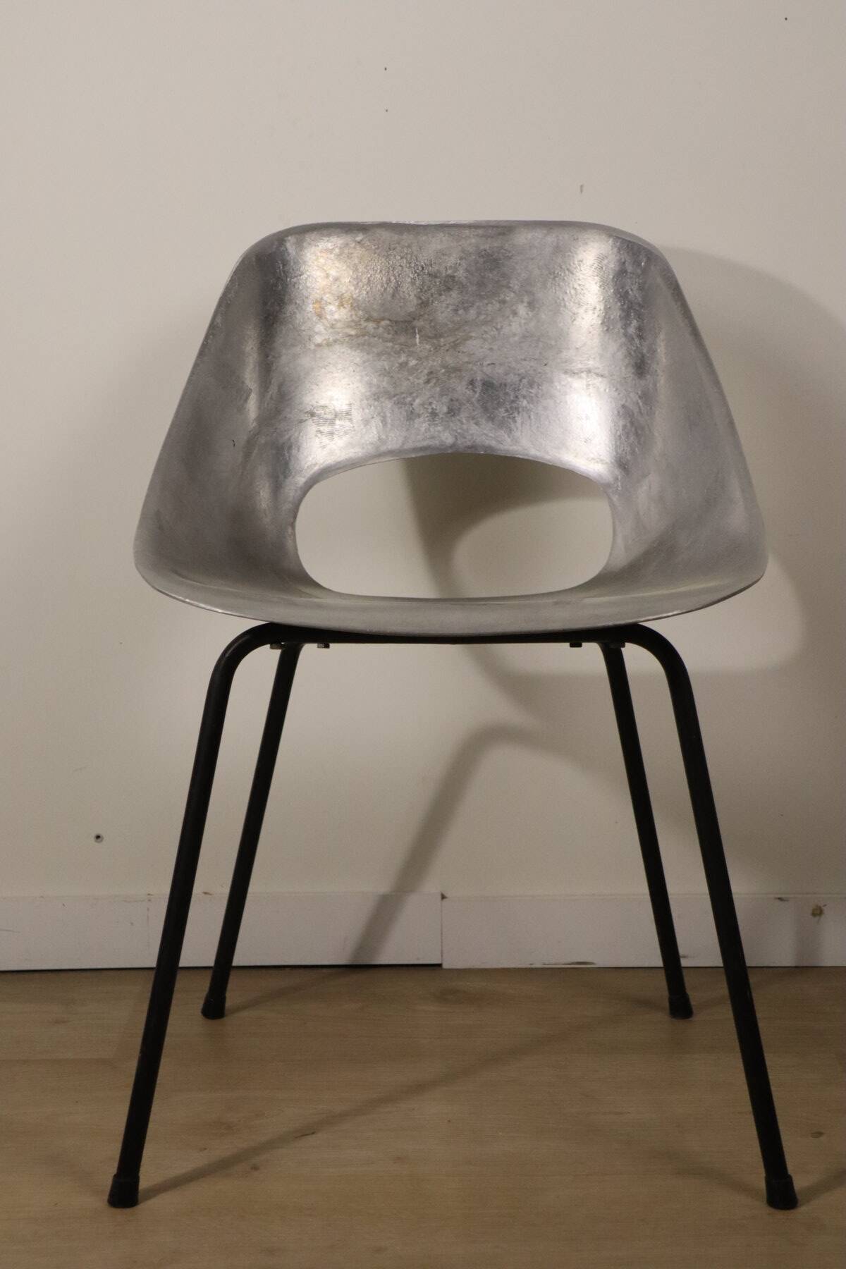 Aluminium chair, "Tulip" model, by Pierre Guariche, Steiner edition, 1960