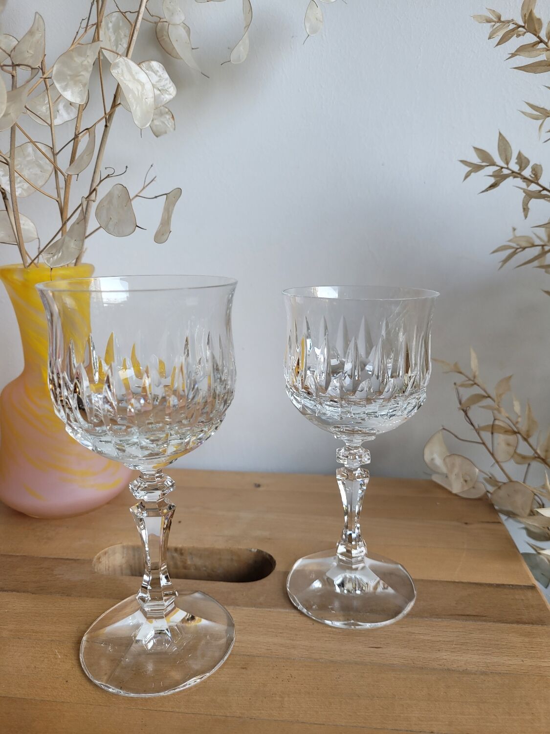 Set of two crystal stemmed glasses
