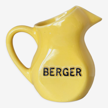 Old yellow pitcher Berger Annisette