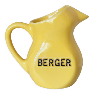 Old yellow pitcher Berger Annisette
