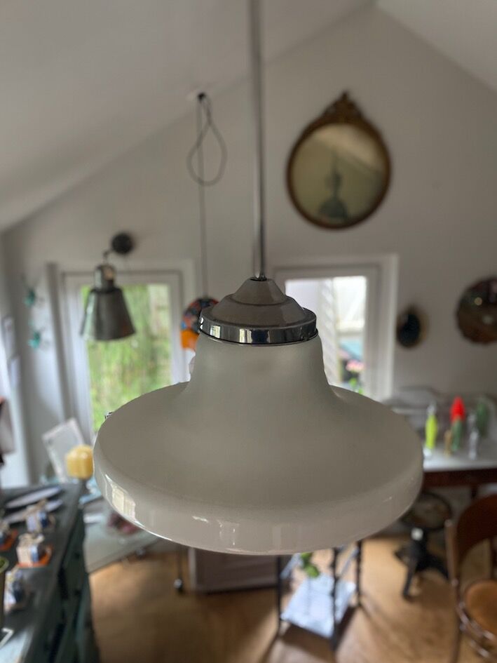 Suspension in opaline 1940