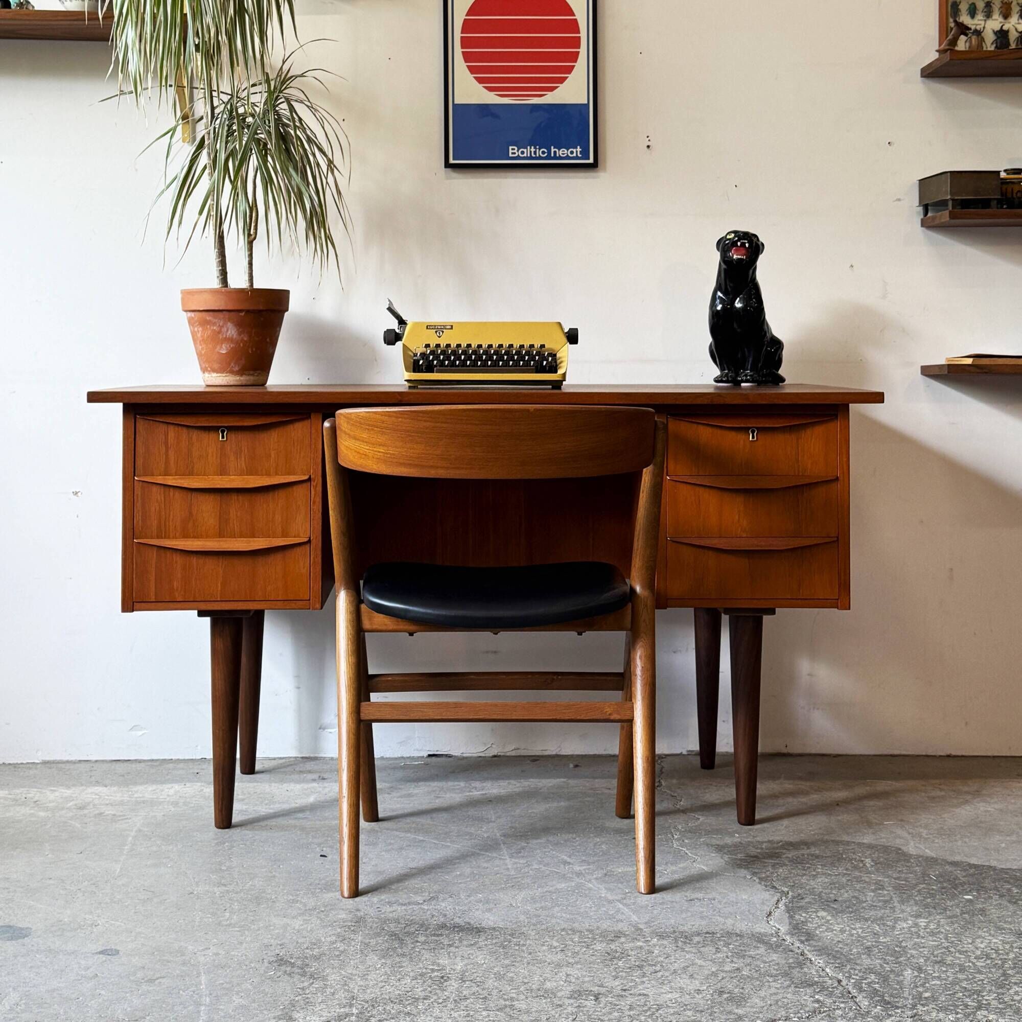 Chaise n° 9, Danemark, années 1950, style moderne du milieu du XXe siècle