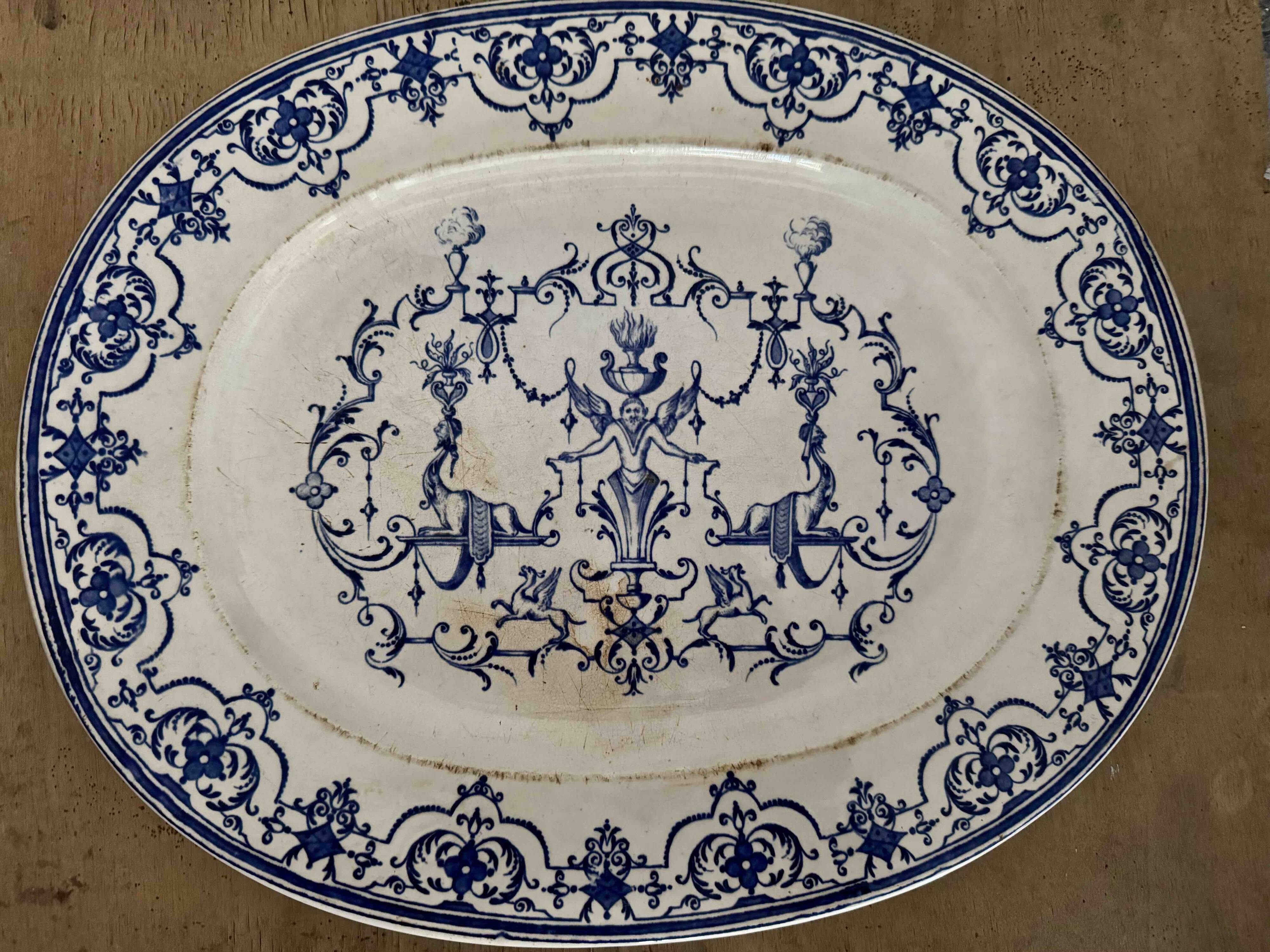 Moustiers dish with Bérain decor