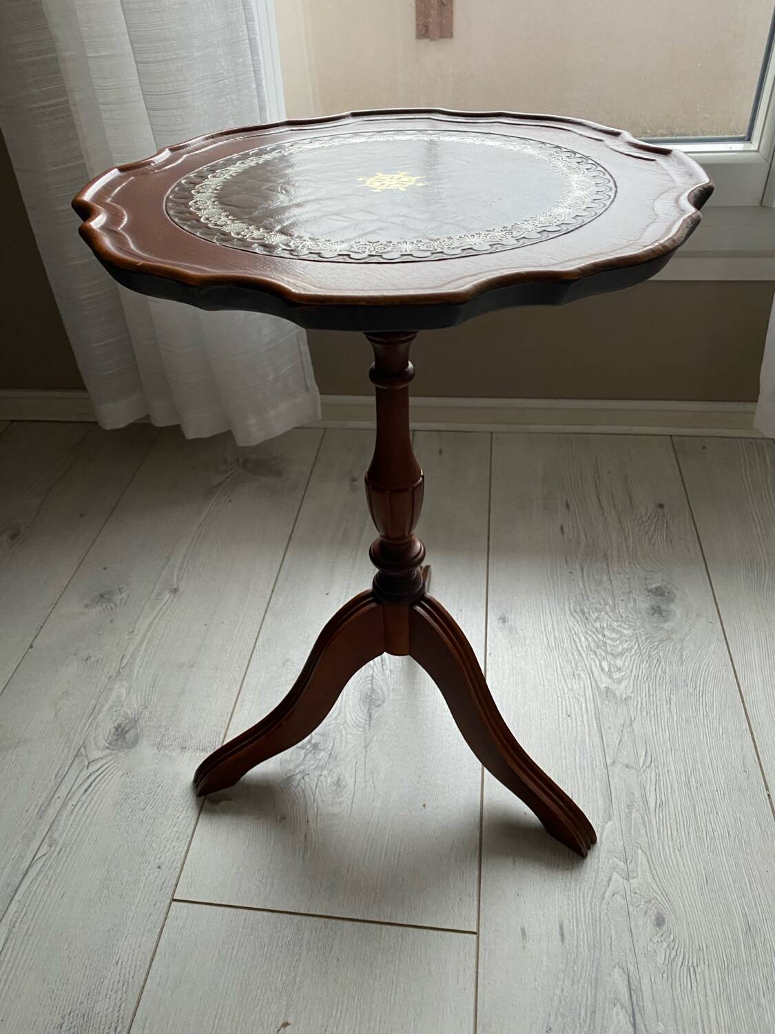 Small Empire-style tripod pedestal table