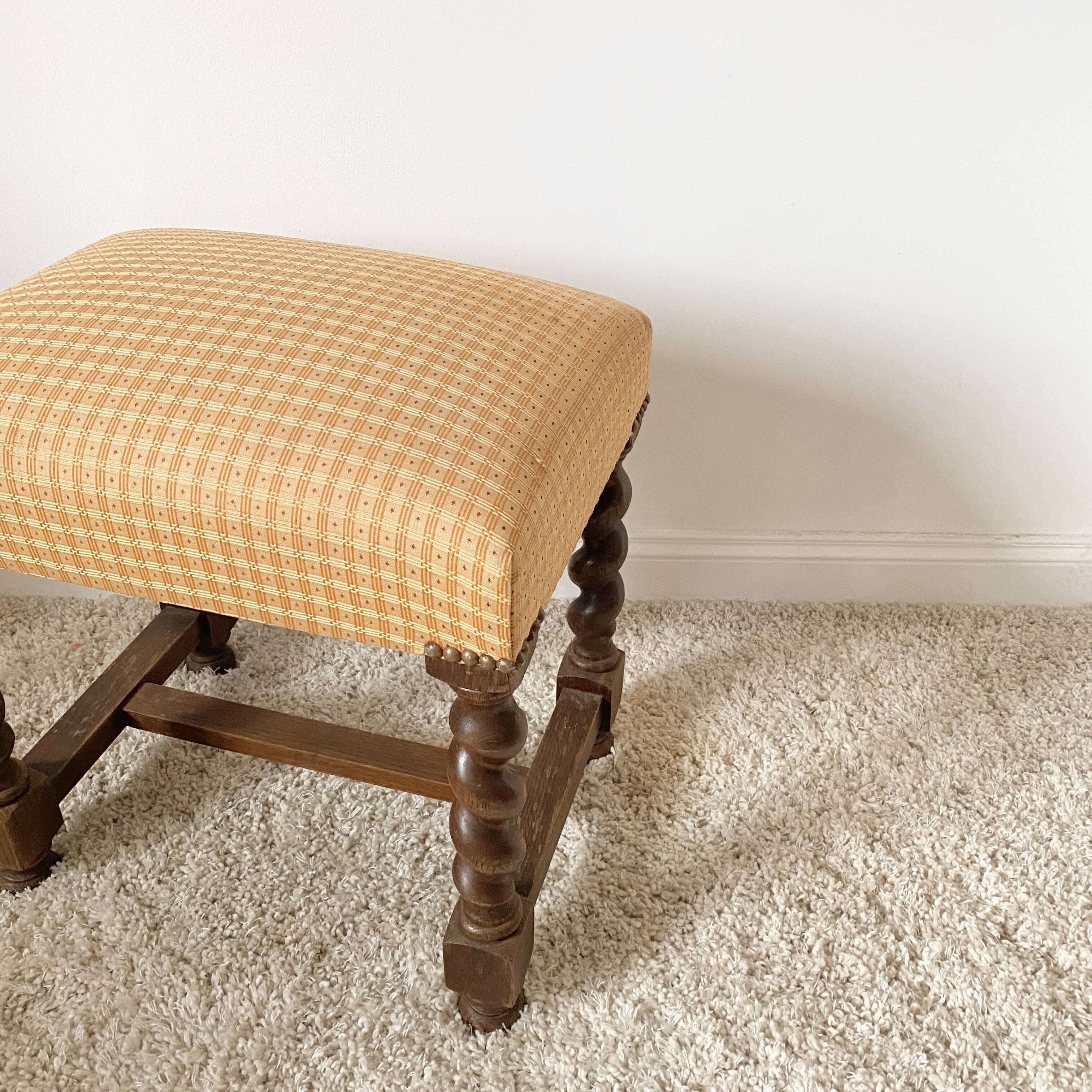 Stool with turned legs