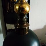 Suspension metallique vert sapin interieur couleur laiton