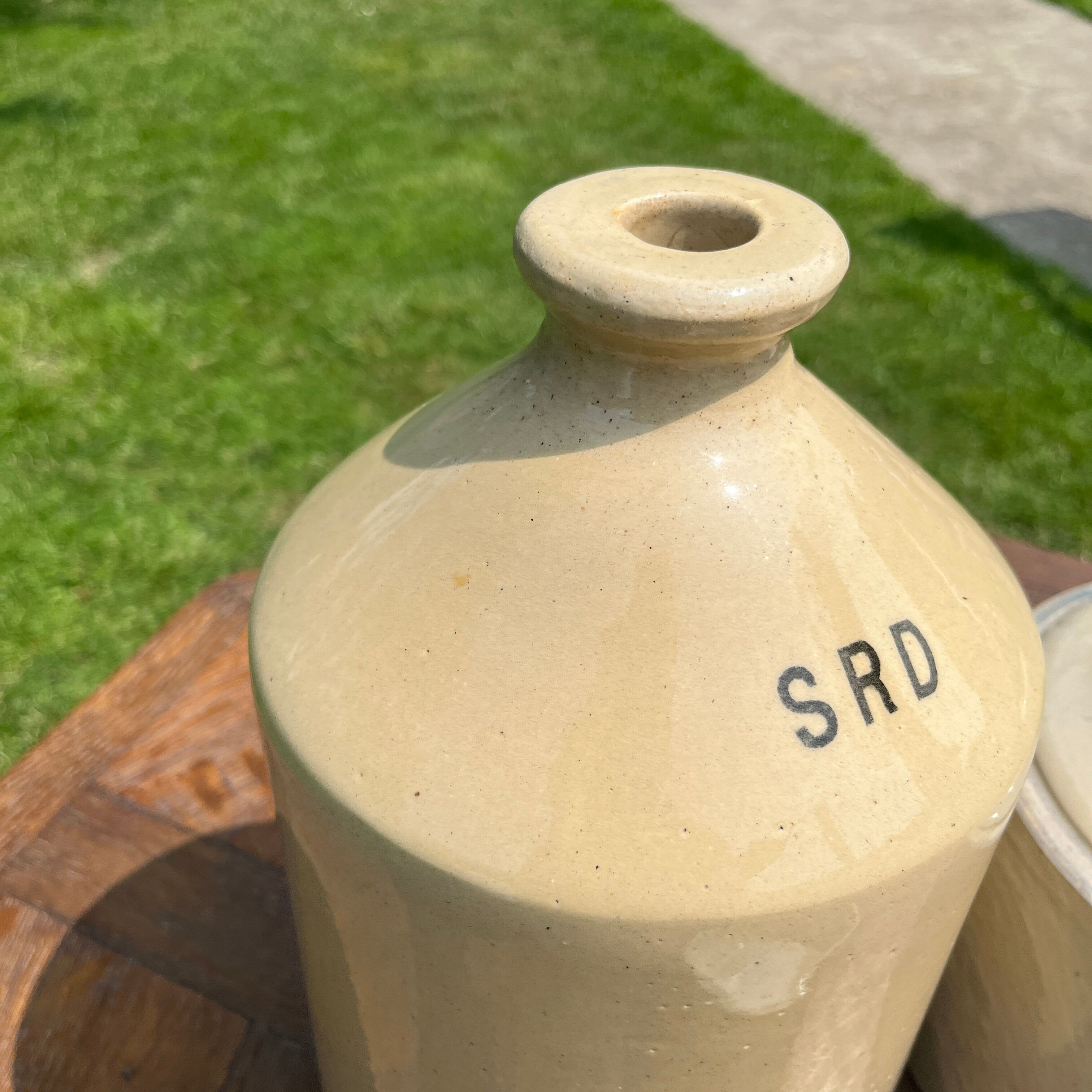 Set of 3 beige ceramics