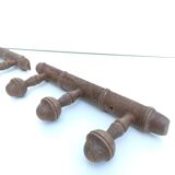 Deux portemanteaux bois