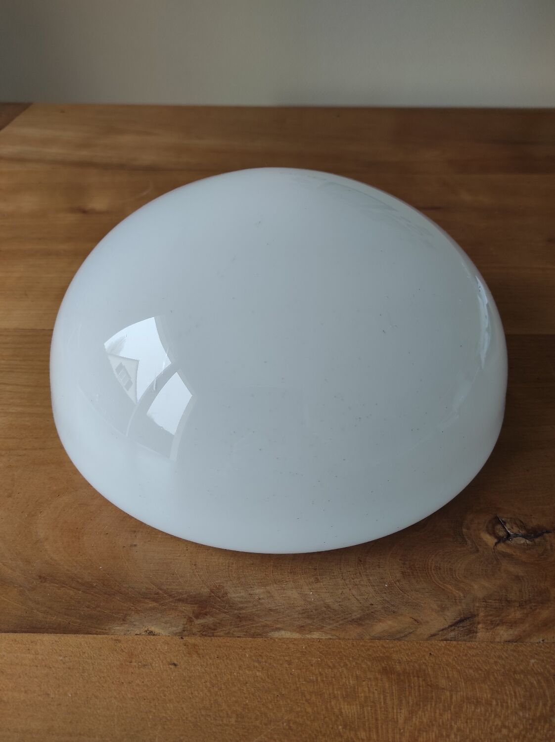 Large half-globe lampshade in white opaline.