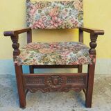 Antique poltrona trono in solid walnut with carving 19th century