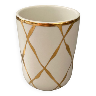 Golden porcelain pot