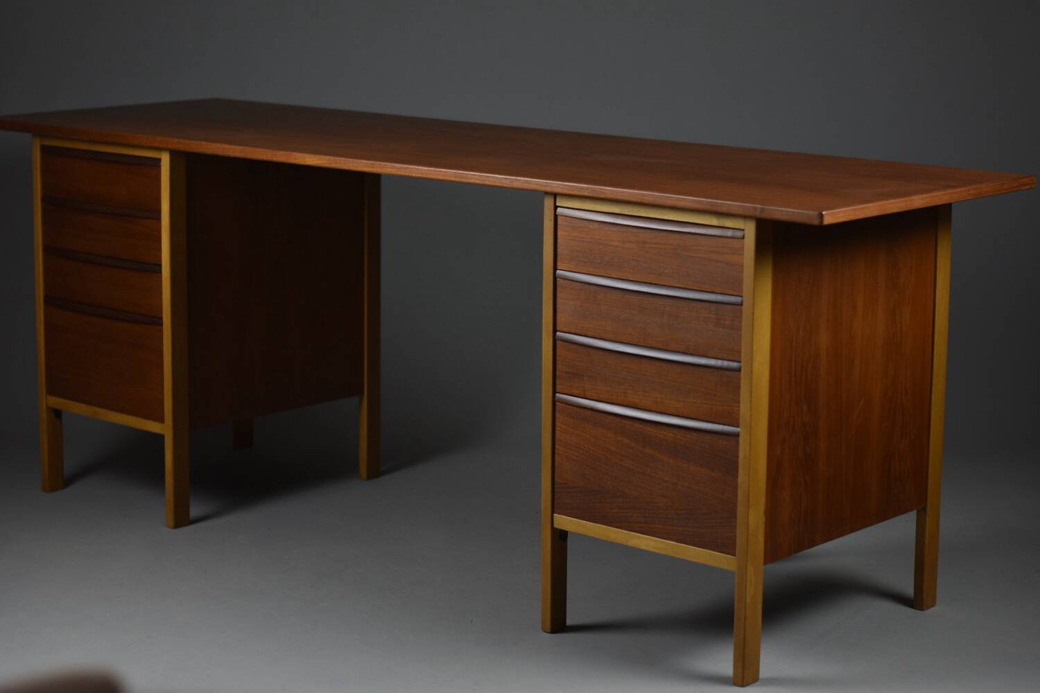 Bureau scandinave en teck et hêtre, années 1960