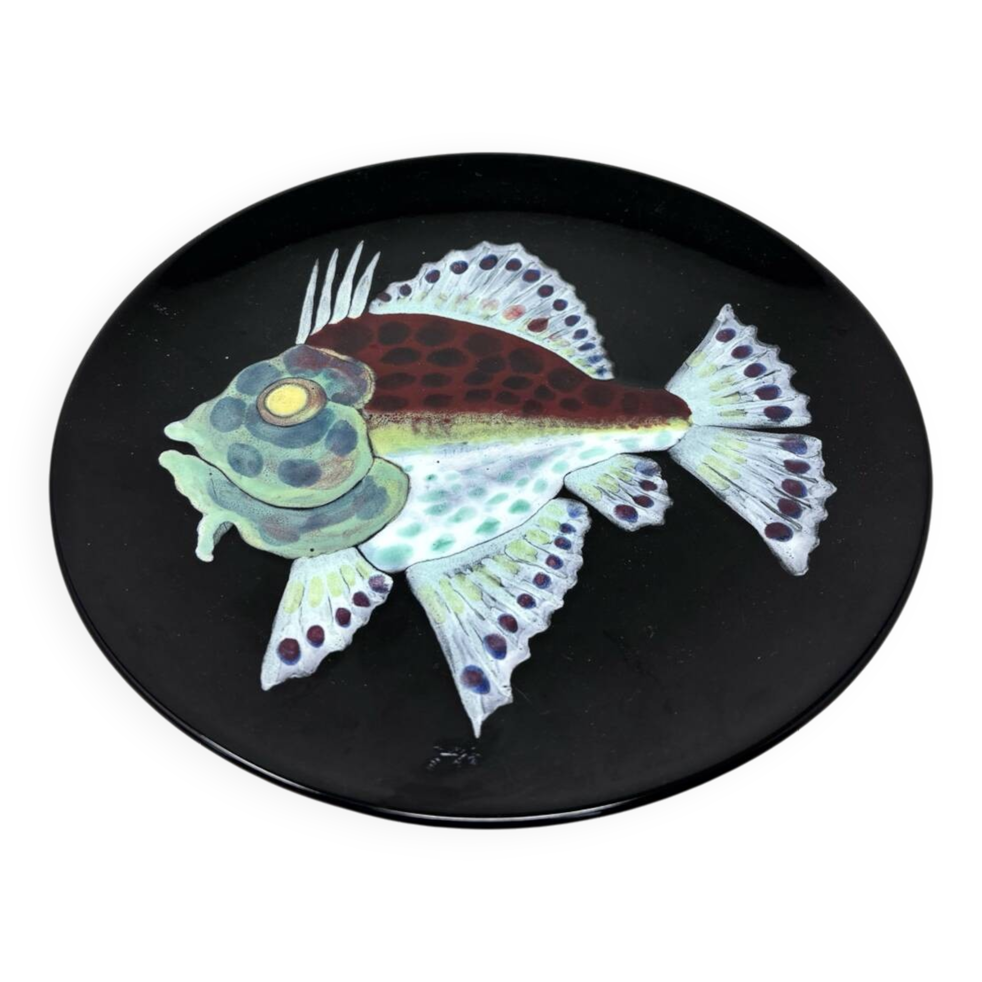 Ceramic plate with fish design from Louvain