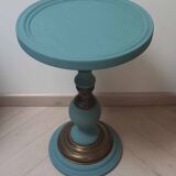 Pedestal table with gilding