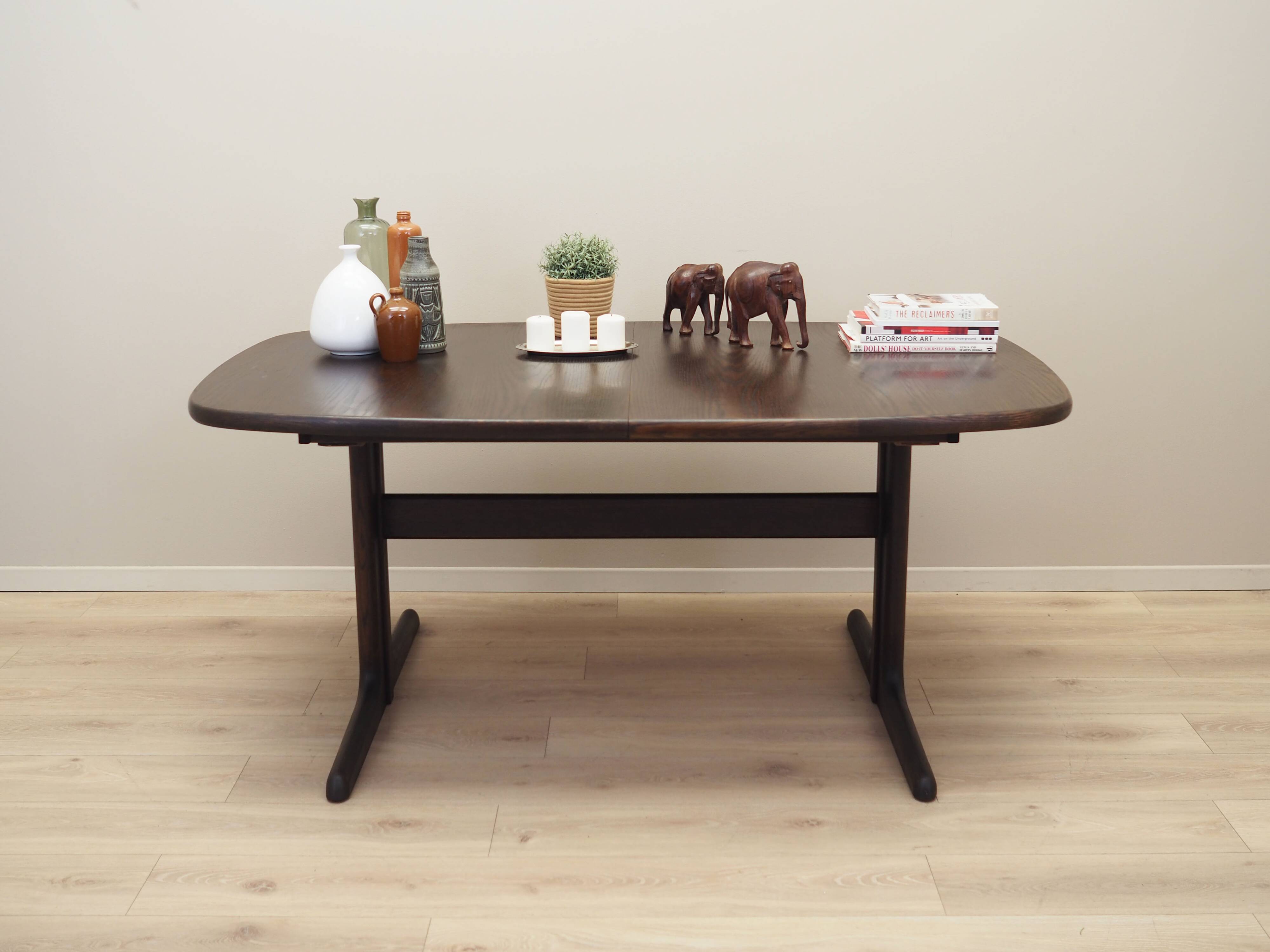 Oak table, Danish design, 1970s, manufacturer: Skovby