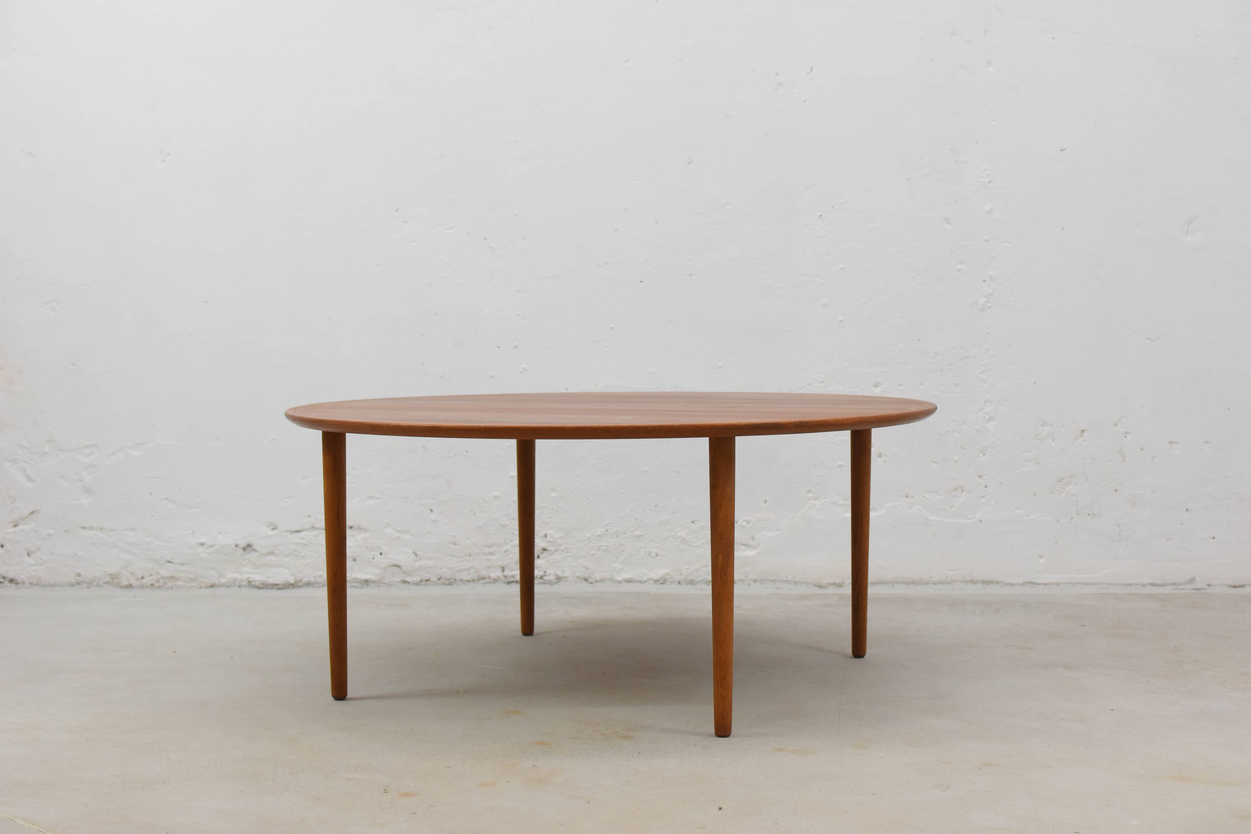 Lovely round coffee table from Denmark, 1950’s.