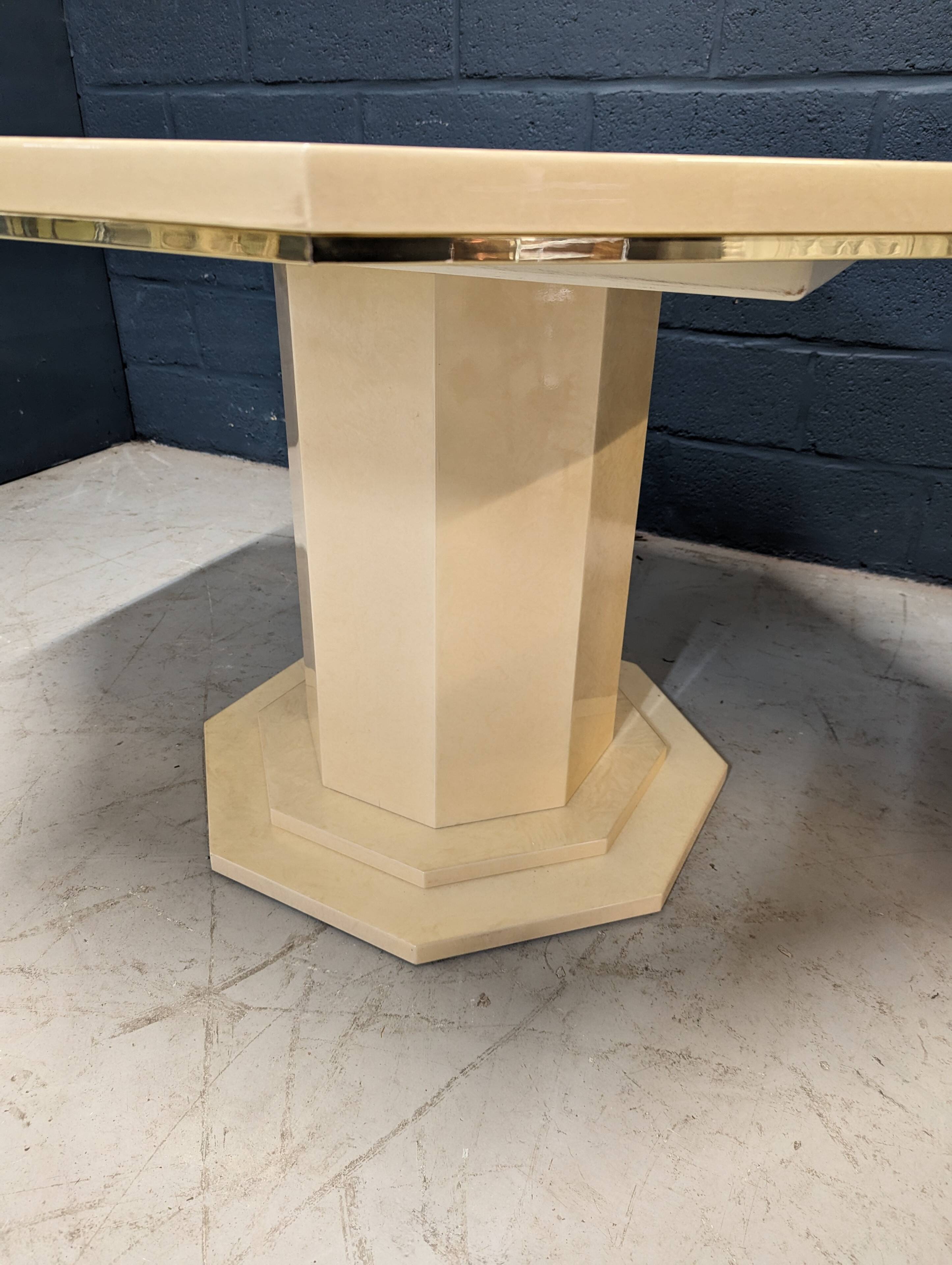 Table laquée blanc Eric Maville